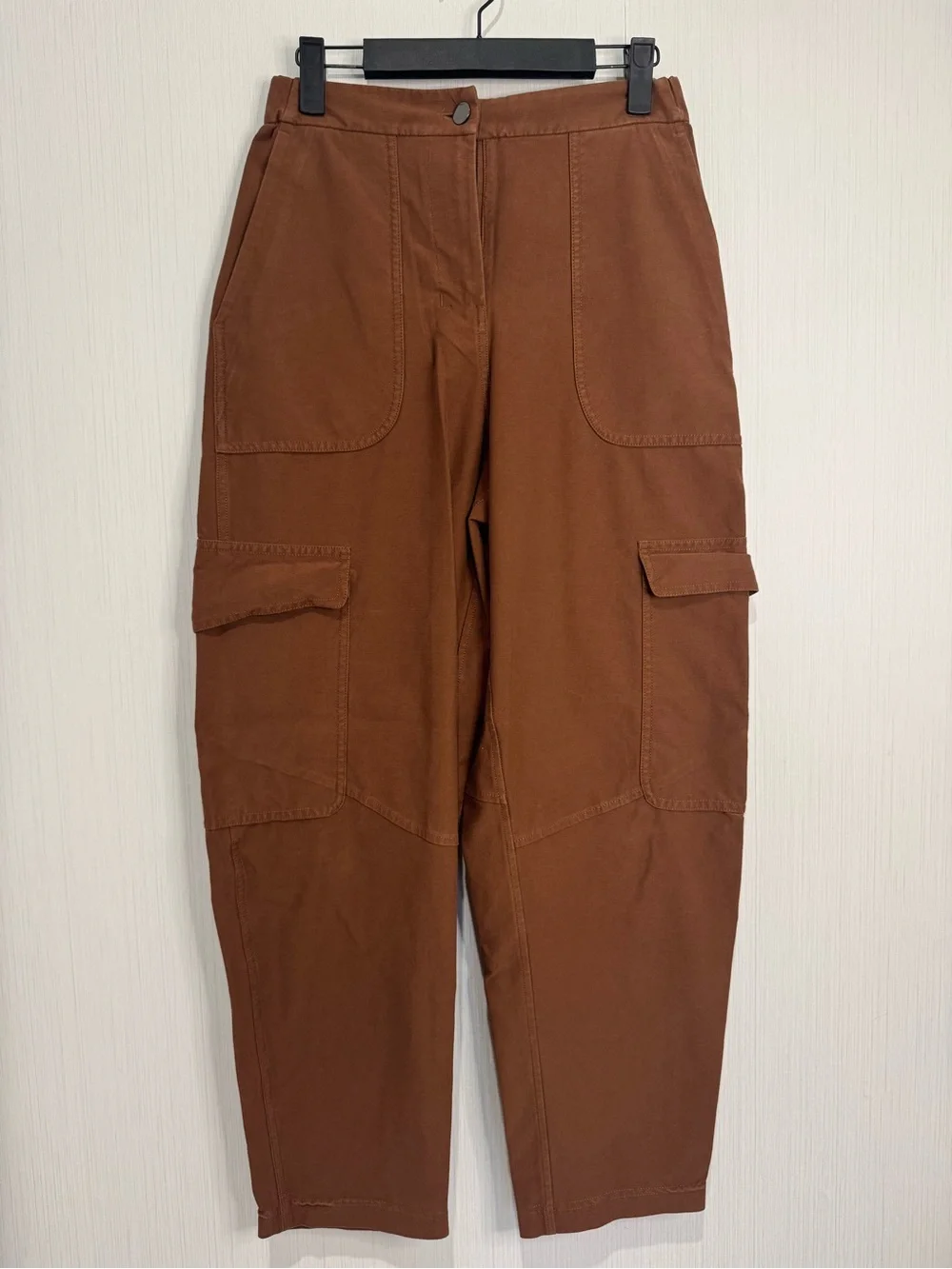 LULULEMON Light Utilitech Cargo Pocket High-Rise Pants. 25. Rust. Brown.